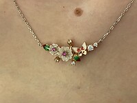 Maries hangertje met de bloem van Krumlov