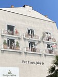 Mooie muurschildering als reclame voor verzekeringen
