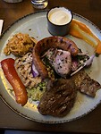 Eten in restaurant Balkan