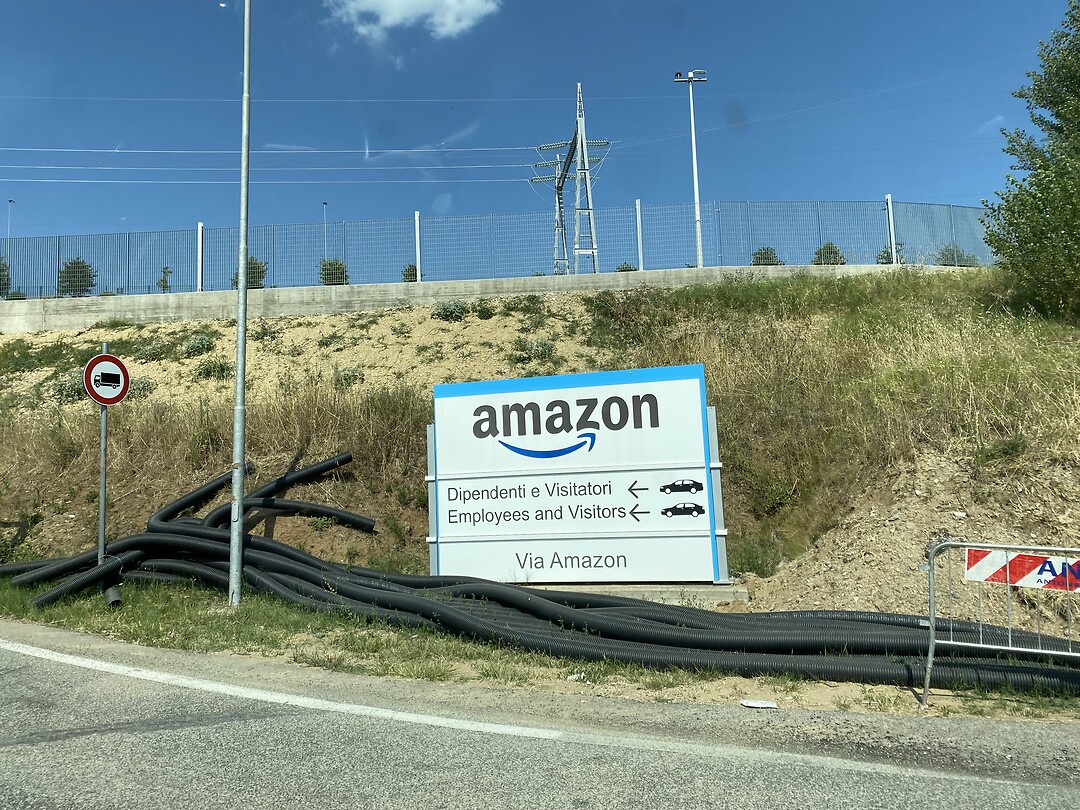 Groot amazon depot dichtbij
