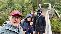 Tussen de midges bovenaan de kloof