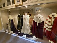 Diverse outfits van de duke en duchess