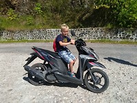 Jasper op de motor