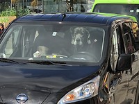 hij past nog net in de auto.