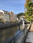 Huizen langs rivier de “Teplà”