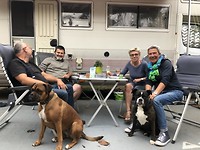 Een gezellige middag met onze buren Ellen en Salvatore.