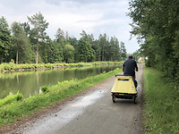 Fietsen langs Göta kanaal.