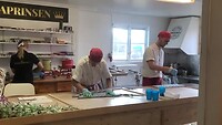 Zuurstokken maken.