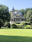 Directeurswoning in het park.