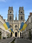 Kathedraal én Oekraïense vlaggen