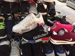 Vele merken sportschoenen op de markt...
