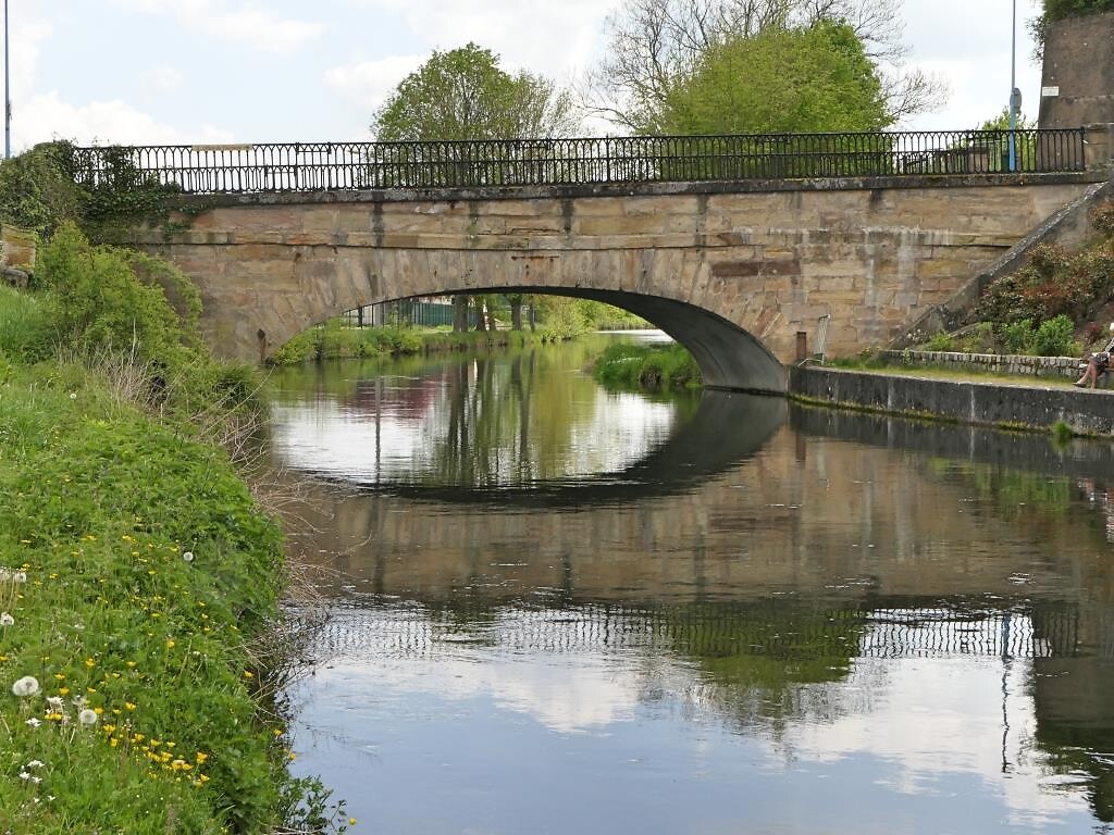 220501 brug met water