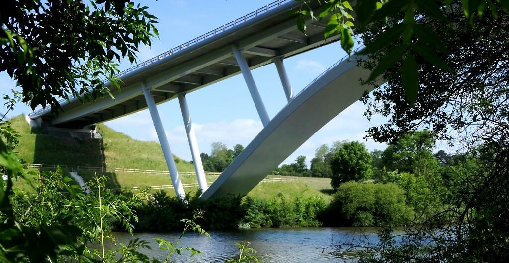 240602 brug over Mayenne