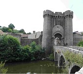 240821 Parthenay la Porte St-Jacques