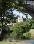 240822 Parthenay la porte de St-Jacques
