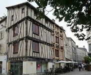 240830 Niort vakwerkhuis in restauratie