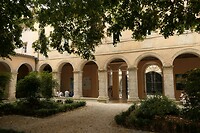 240905 La Rochelle Cloître Dame Blanches