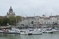 240905 La Rochelle Haven met Grosse Horloge