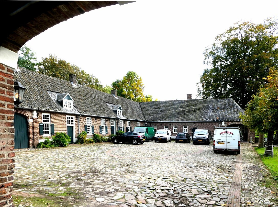 241011 Mill  binnenplaats kasteel Aldendriel