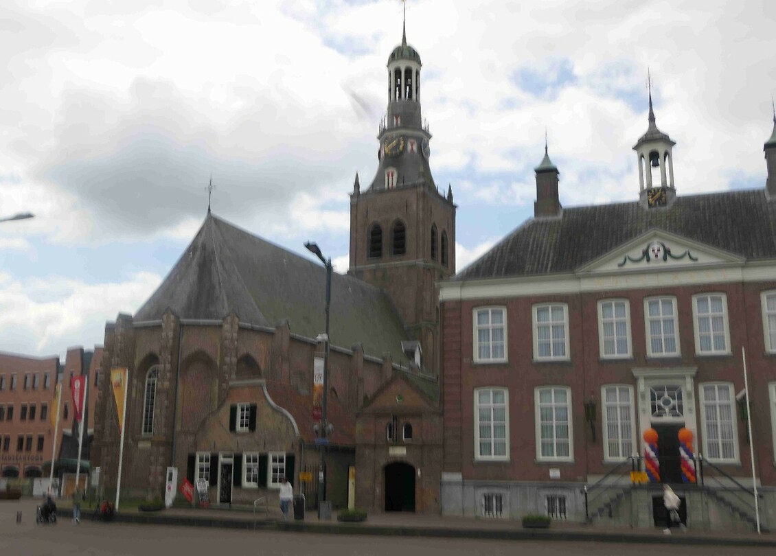 250517 Raadhuis en kerk