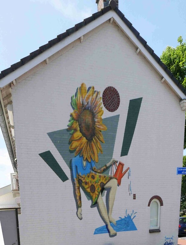 250612 Mural met zonnebloem