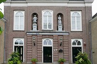 250614 Oude mannen- en vrouwenhuis