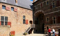 250906 Hernen Kasteel Hernen entree