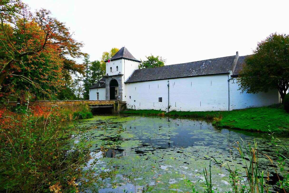 251016 Herkenbosch  poortgebouw kasteel Daelbroeck