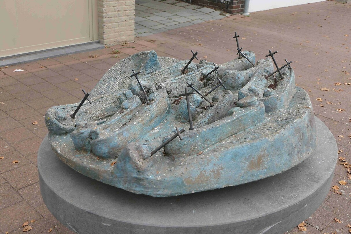 251018 Maasbracht  scheepskerkhof