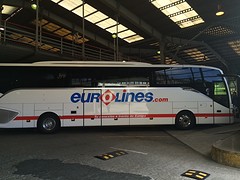 De eerste bus tot Suco.