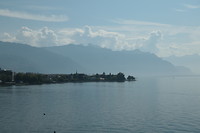 Meer van Lausanne met bergen