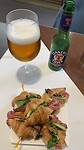 Na de middag wat hapjes met een pilsje
