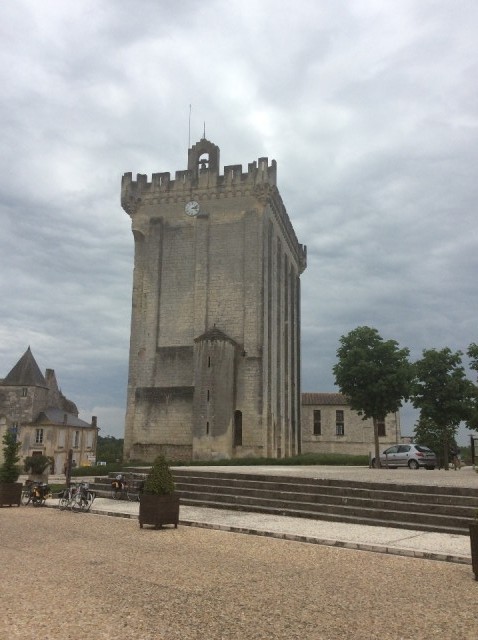 De Donjon in Pons