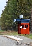 Bushokje langs de snelweg.