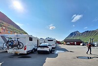 Bij de ferry, wachtende....