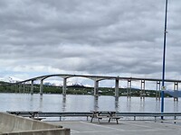 De  Gisundbrug , tussen Finnsnes en Senja