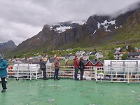 Aan dek.....uitzicht op Gryllefjord