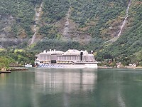 Cruiseschip op weg naar Flåm