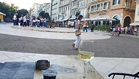 Groepreizigers zonder paraplu - Corfu stad