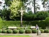 Kloostertuin met uitzicht op de vijver