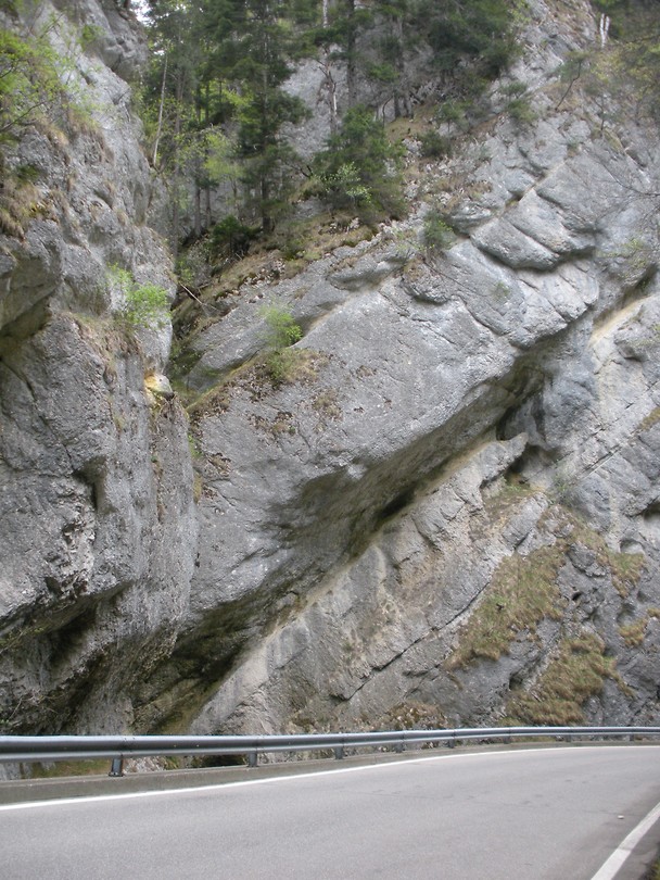 Afdaling van de Gorges du Pichoux