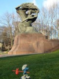 Smurf passing Chopin Monument
