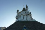 Smurf passing Saint Andew's church