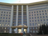 Smurf passing Moldavian Parliament