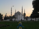 Smurf posing before "Blue Mosque"