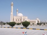 Smurf passing Al-Fatih Mosque