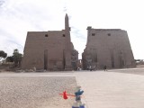 Smurf passing Luxor temple