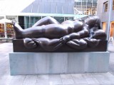 Ruhende Frau 1993 Fernando Botero (in Vaduz) (.LI)