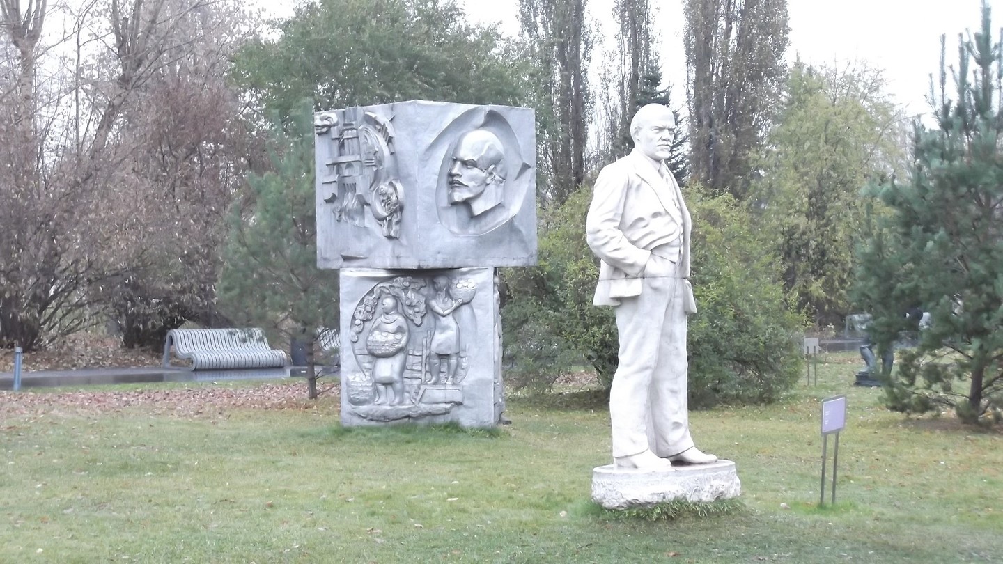 Statue of Lenin