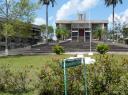 Voorkant Parlementsgebouw Belmopan